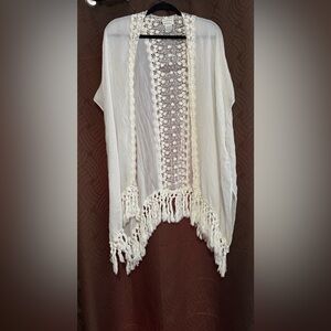 Melrose and Market White Crochet Lace Kimono size One Size.